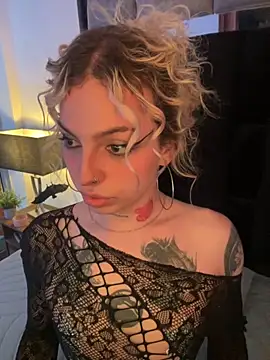 Snapshot of Bonnie_vega chatting on November 4, 2025, 8:45 pm Bonnie vega online show from November 4, 2025, 8:45 pm