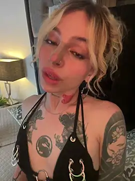 Snapshot of Bonnie_vega chatting on November 29, 2025, 8:31 pm Bonnie vega online show from November 29, 2025, 8:31 pm