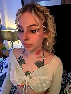 Snapshot of Bonnie_vega chatting on October 22, 2025, 8:30 pm Bonnie vega online show from October 22, 2025, 8:30 pm