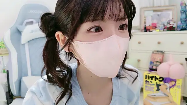 Snapshot of -minami- chatting on November 15, 2025, 3:10 am -minami- online show from November 15, 2025, 3:10 am