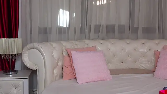 NinaCrystal1 online show from March 18, 2025, 9:34 am