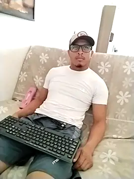 Snapshot of Piroca_doce18 chatting on October 11, 2025, 6:31 pm Piroca doce18 online show from October 11, 2025, 6:31 pm