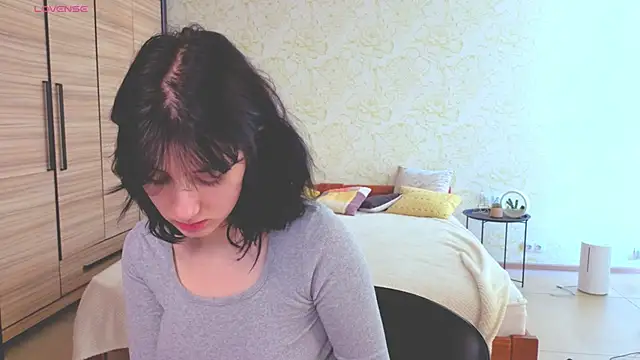 JulisSweet online show from September 19, 2025, 6:50 am