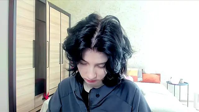 JulisSweet online show from March 9, 2025, 7:34 am