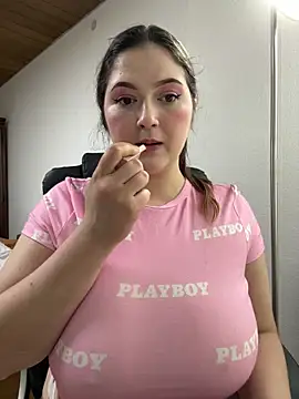 Kamilla Loop online show from March 11, 2026, 10:48 pm