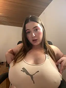 Kamilla Loop online show from September 21, 2025, 9:09 pm