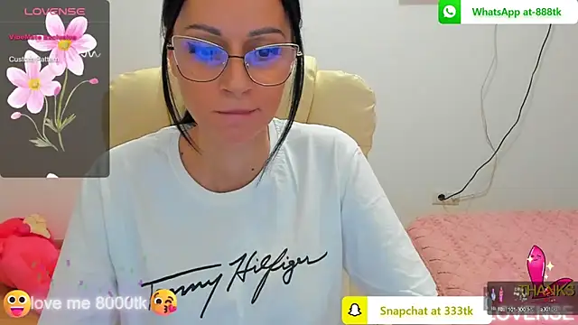 Snapshot of kissnicol32 chatting on February 25, 2025, 4:57 pm kissnicol32 online show from February 25, 2025, 4:57 pm