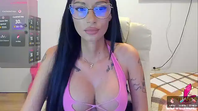 kissnicol32 online show from July 24, 2026, 3:41 pm