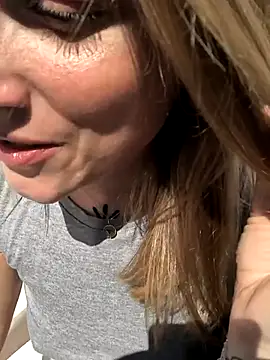 Goldloeckchen159 online show from November 15, 2025, 1:04 pm