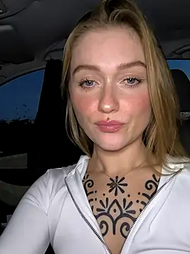 Goldloeckchen159 online show from December 1, 2025, 3:46 pm