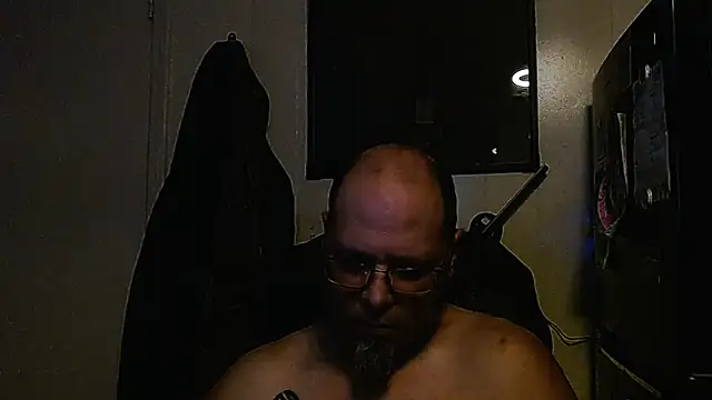 KrazyLegz online show from November 17, 2025, 8:51 am