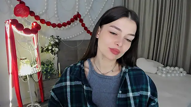 ContinentOfTranquility online show from April 6, 2026, 4:46 am