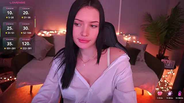 MilaSecrett online show from March 16, 2026, 2:43 pm