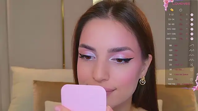 BellaHalles online show from October 12, 2025, 6:04 am