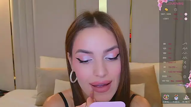 BellaHalles online show from October 24, 2025, 6:12 am