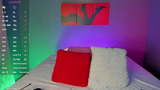 EmmaSmith06 online show from September 23, 2025, 5:09 pm