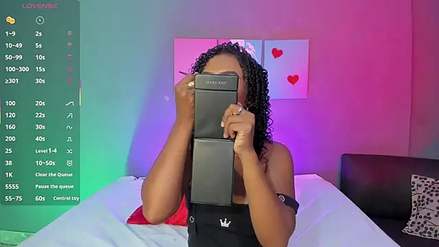 EmmaSmith06 online show from September 22, 2025, 5:19 pm