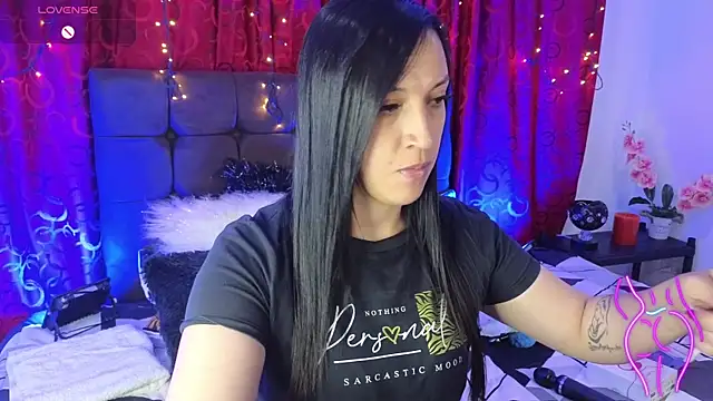 Snapshot of Majuu__ chatting on November 13, 2025, 11:47 am Majuu online show from November 13, 2025, 11:47 am