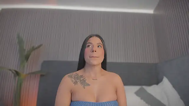 emelie 89 online show from March 12, 2026, 12:09 pm