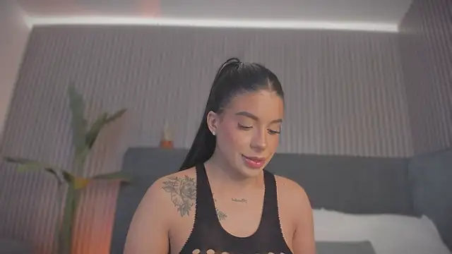 emelie 89 online show from March 14, 2026, 12:00 pm