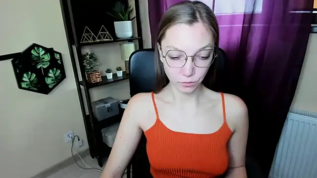 EmillyPlay online show from March 21, 2025, 6:49 am