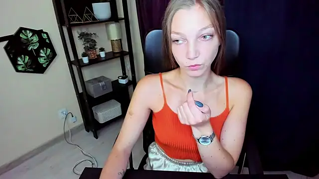 EmillyPlay online show from September 9, 2025, 7:51 am