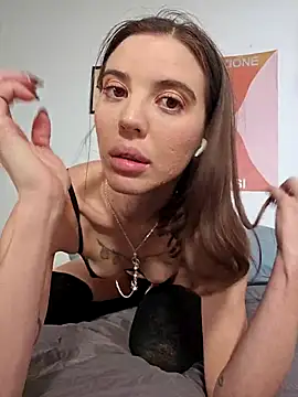 licoricepizza online show from October 13, 2025, 9:55 am