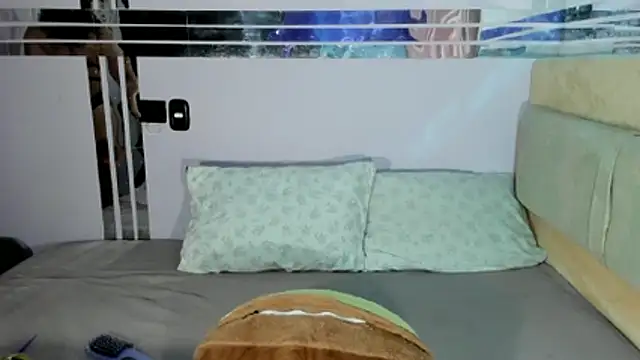 Snapshot of celesttemoon chatting on June 12, 2026, 2:20 am celesttemoon online show from June 12, 2026, 2:20 am