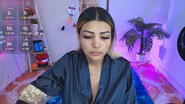 Snapshot of SALOOMEE__ chatting on November 21, 2025, 10:36 am SALOOMEE online show from November 21, 2025, 10:36 am