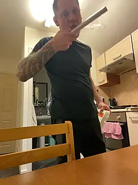 Snapshot of Yourhotboy_42 chatting on February 26, 2025, 8:25 pm Yourhotboy 42 online show from February 26, 2025, 8:25 pm