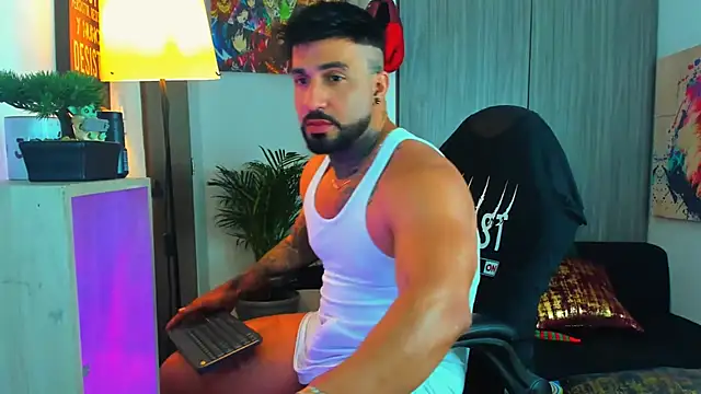 naugthy dominant online show from December 15, 2025, 11:20 pm