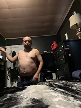 ElPollo77 online show from December 18, 2024, 2:49 pm