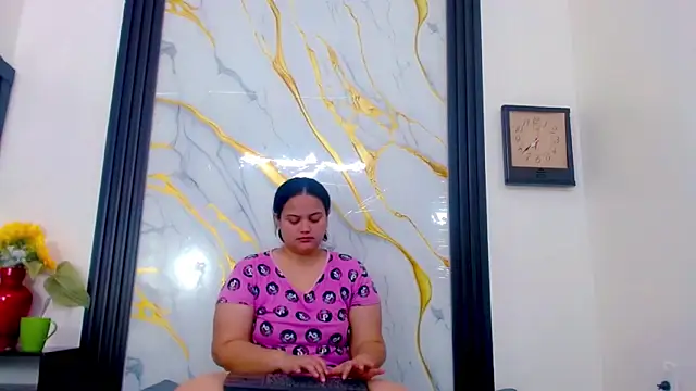 Snapshot of brunnette_hot chatting on May 9, 2026, 11:24 am brunnette hot online show from May 9, 2026, 11:24 am