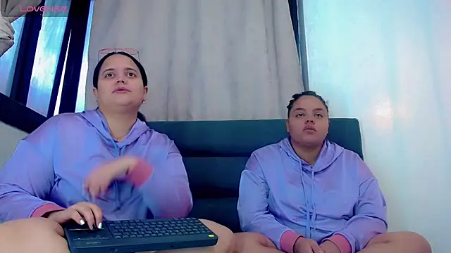 Snapshot of brunnette_hot chatting on December 3, 2025, 10:58 am brunnette hot online show from December 3, 2025, 10:58 am