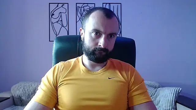 brindlefly6969 online show from March 13, 2025, 11:19 am