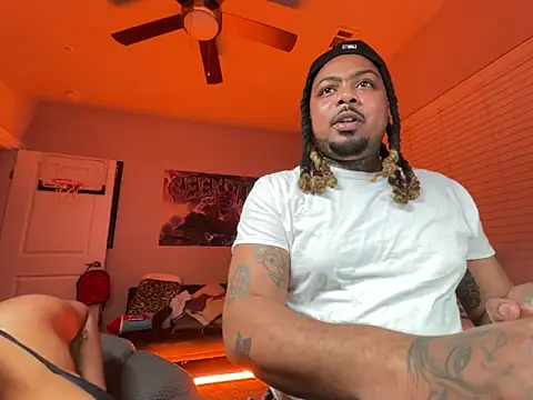 4EVAGLACIERS online show from March 28, 2026, 1:50 am