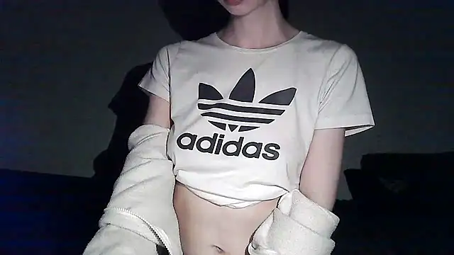 Snapshot of ElizaSwon chatting on November 9, 2025, 2:54 pm ElizaSwon online show from November 9, 2025, 2:54 pm