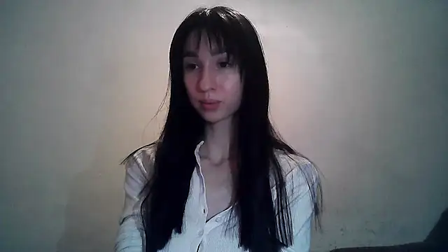 Snapshot of ElizaSwon chatting on December 3, 2025, 5:23 pm ElizaSwon online show from December 3, 2025, 5:23 pm
