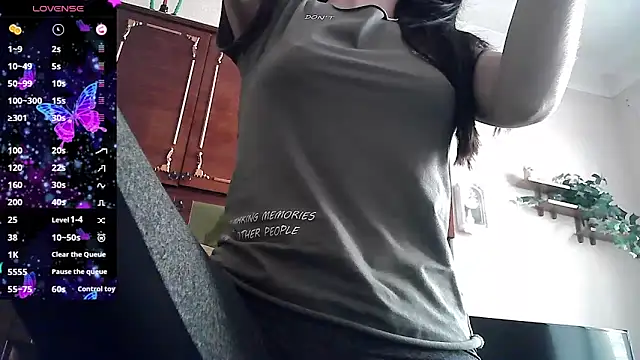 ElizaSwon online show from June 18, 2026, 2:33 pm