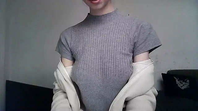 Snapshot of ElizaSwon chatting on October 4, 2025, 1:45 pm ElizaSwon online show from October 4, 2025, 1:45 pm