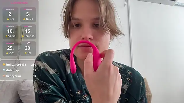 Your Hand In mine online show from September 22, 2025, 6:25 pm