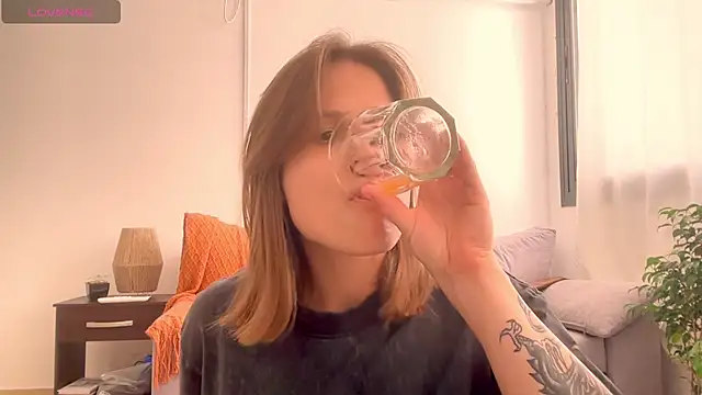 Snapshot of Your_Hand_In_mine chatting on November 16, 2025, 6:34 pm Your Hand In mine online show from November 16, 2025, 6:34 pm