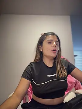 pamell col online show from April 22, 2026, 9:32 pm