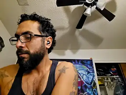 Snapshot of Forbidden_daddy chatting on December 16, 2024, 8:20 am Forbidden daddy online show from December 16, 2024, 8:20 am