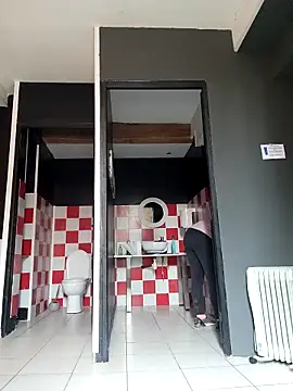 lady charlyne online show from March 25, 2026, 3:33 pm