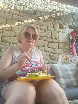 Snapshot of lady_charlyne chatting on June 26, 2026, 5:41 pm lady charlyne online show from June 26, 2026, 5:41 pm