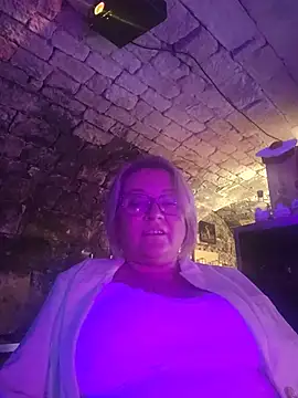 Snapshot of lady_charlyne chatting on August 7, 2026, 7:53 pm lady charlyne online show from August 7, 2026, 7:53 pm