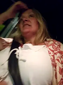 Snapshot of lady_charlyne chatting on January 24, 2025, 11:02 pm lady charlyne online show from January 24, 2025, 11:02 pm