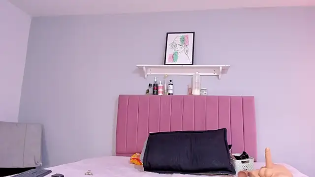 alexa pariss online show from April 21, 2026, 9:10 pm