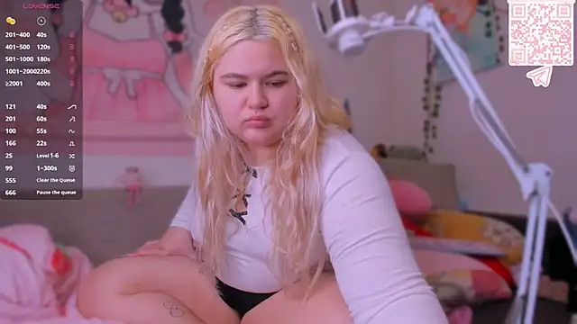 Freakcute  online show from February 3, 2026, 4:34 pm